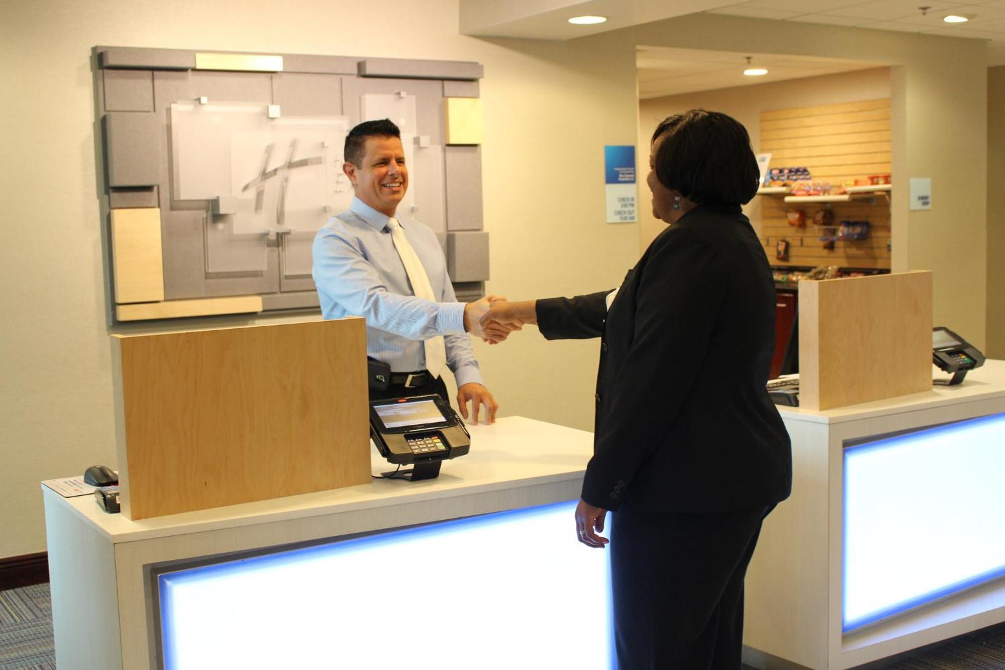 Holiday Inn Express & Suites Mobile West I-10 By Ihg Tillmans Corner Exteriör bild