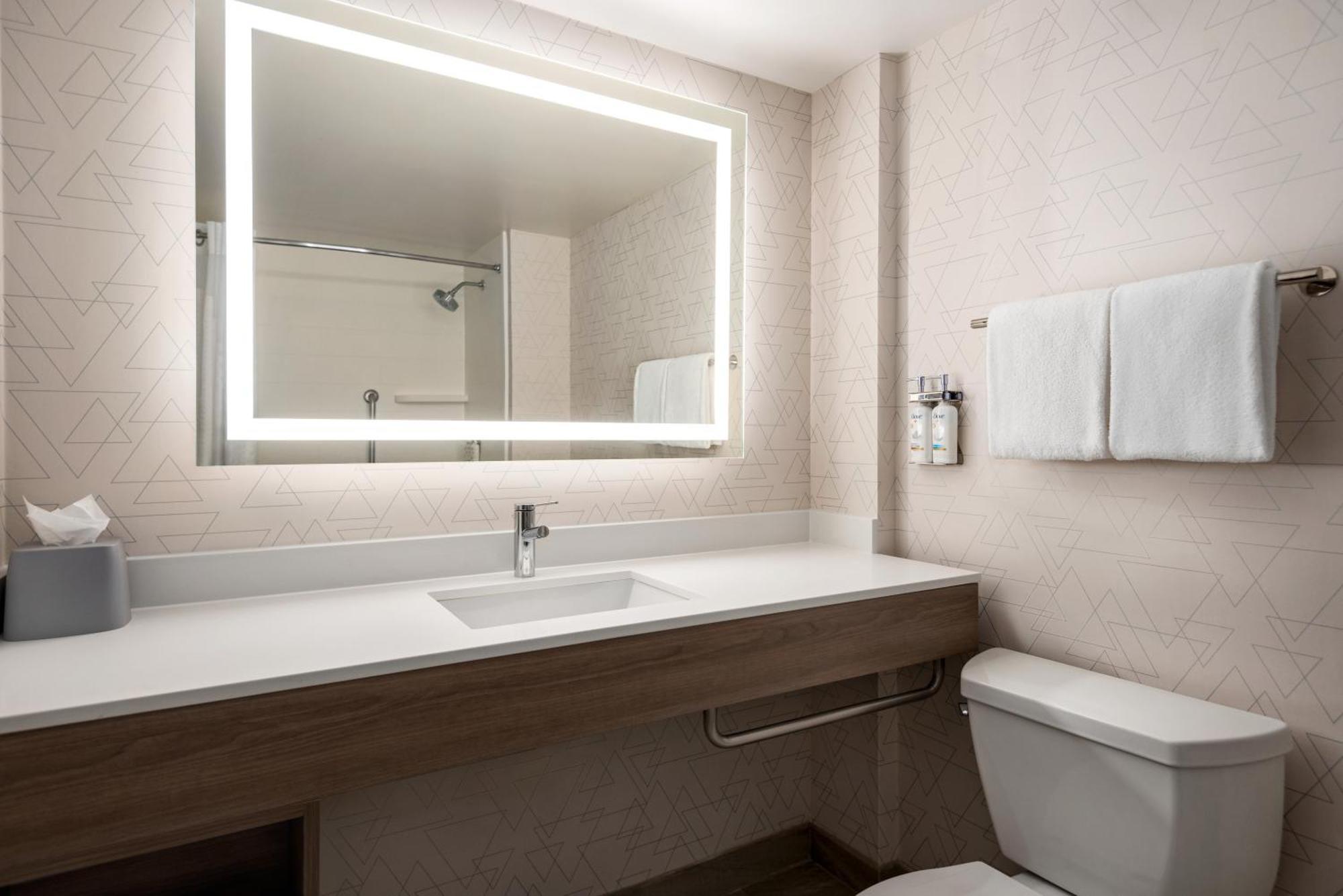Holiday Inn Express & Suites Mobile West I-10 By Ihg Tillmans Corner Exteriör bild