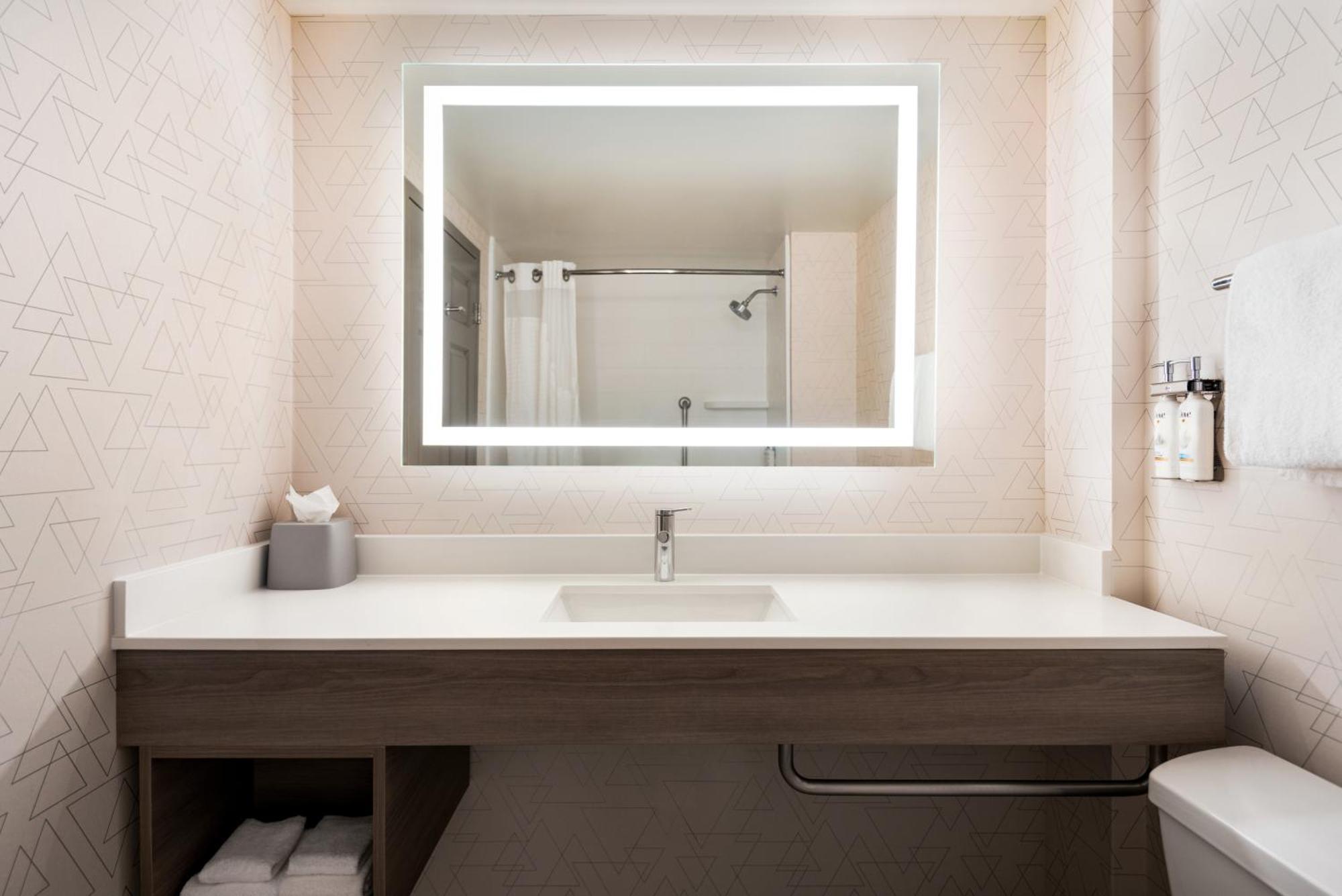 Holiday Inn Express & Suites Mobile West I-10 By Ihg Tillmans Corner Exteriör bild